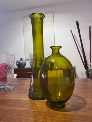 Jarrón de vidrio verde