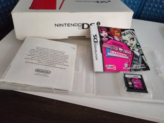 Pacchetto Nintendo DS Rosso + Dragon Quest