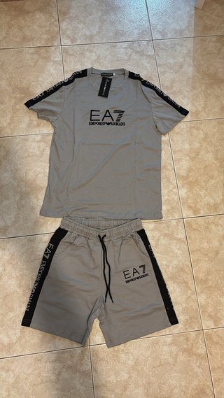Conjunto EA7 Emporio Armani Gris