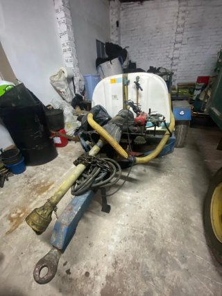 Tractor con aperos