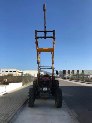 Tractor con aperos