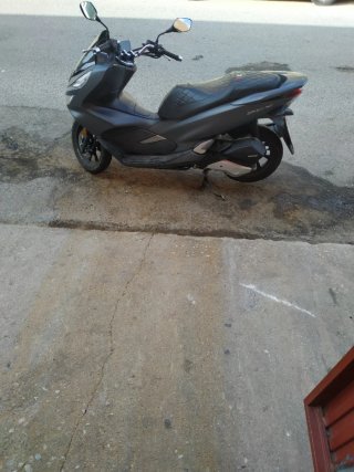 Honda PCX 125cc gris oscuro