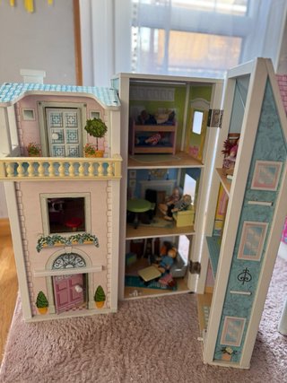 Casa de muñecas de madera de 49x40anchox62alto