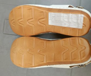 Scarpe estive bianche traforate