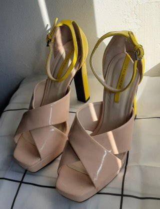 Zapatos Zara Tacon Amarillo y Rosa