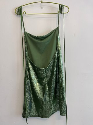 Vestido P&B corto de lentejuelas verde lima