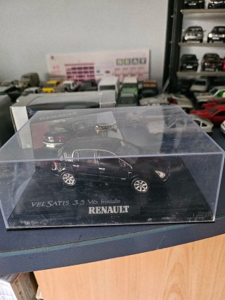 Renault Velsatis 1/43 Initiale