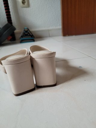 Sandalias tacón beige Primark talla 38