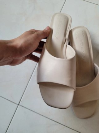 Sandalias tacón beige Primark talla 38