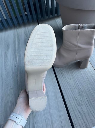 Botines de tacón beige