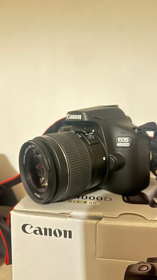 Canon EOS 4000D + Lente 18-55mm III
