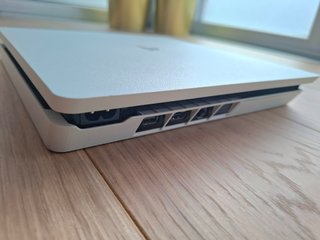 Pacchetto PS4 Slim Bianca + Controller Nacon + FIFA 23