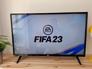 Pacchetto PS4 Slim Bianca + Controller Nacon + FIFA 23