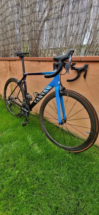 Bicicleta Canyon Ultimate CF SLX 8.0 Di2