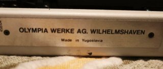 Máquina de escribir Olympia Traveller de Luxe