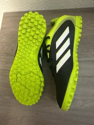 Zapatillas Fútbol Adidas Negras y Verdes
