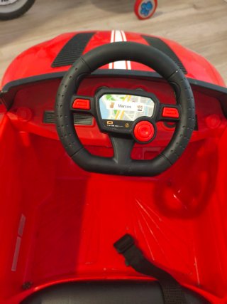 Coche eléctrico infantil rojo