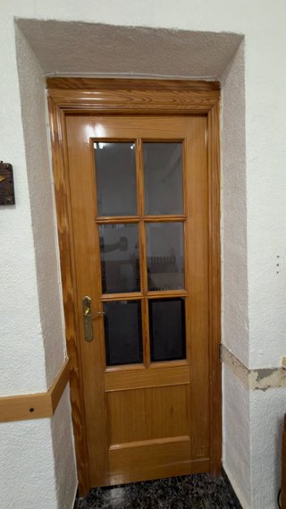 Puertas de madera de pino.