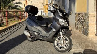 Piaggio X Evo 250 Gris - Maxi Scooter