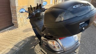 Piaggio X Evo 250 Gris - Maxi Scooter