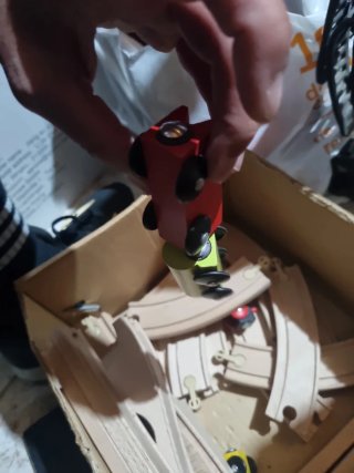 Tren de madera con vagones