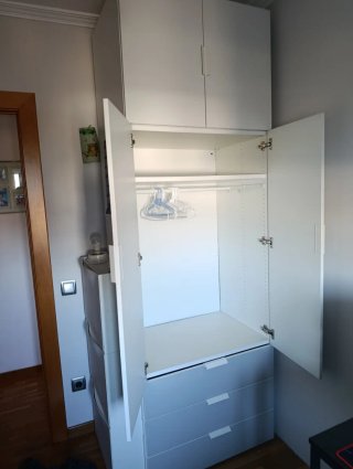 Armario blanco 1m x 2.40m