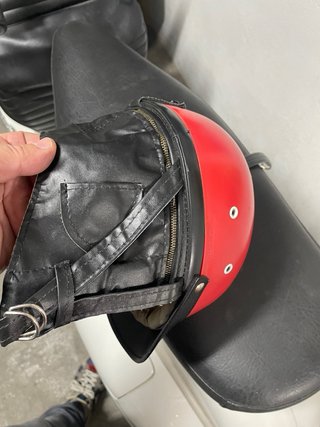 Casco vespa vintage y gafas