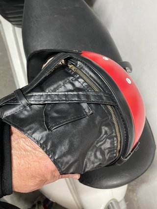 Casco vespa vintage y gafas