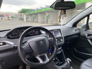 Peugeot 208 2012