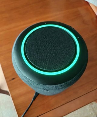 Amazon Echo Studio Negro Para piezas. Bloqueado.