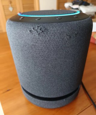 Amazon Echo Studio Negro Para piezas. Bloqueado.
