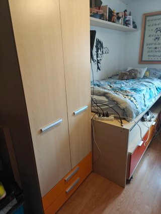Habitación juvenil cama nido tonos naranjas