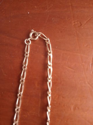 Collar de plata con perlas y detalles dorados