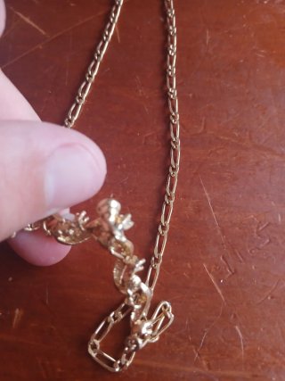 Collar de plata con perlas y detalles dorados
