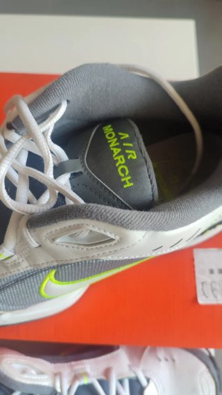 Nike Scarpe Uomo Taglia 45 Grigio Bianco