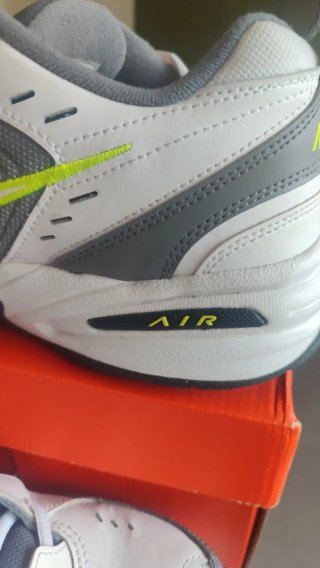 Nike Scarpe Uomo Taglia 45 Grigio Bianco