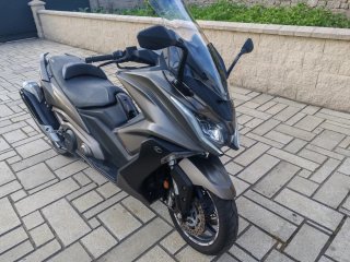 Kymco Maxi Scooter Negra/Gris
