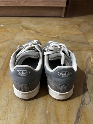 Zapatillas Adidas Gris y Blanco Talla 40