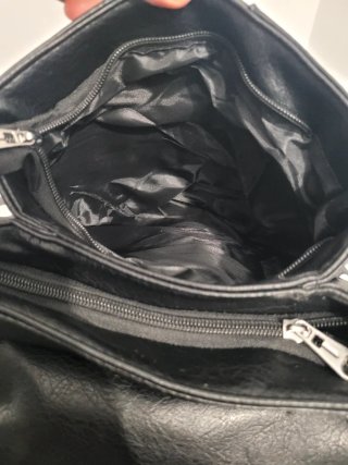 Mochila negra con estampado