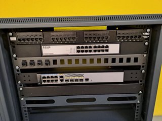Rack 19 Completo + Switches D-Link y Huawei