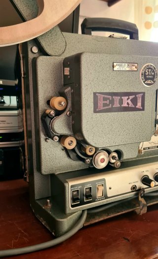 Proyector 16mm EIKI EN PLENO FUNCIONAMIENTO ☆