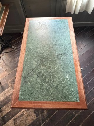 Mesa de centro con mármol