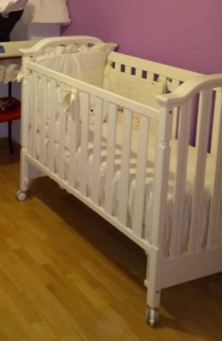 Cuna de madera maciza blanca