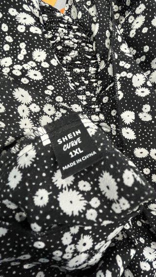 Mono corto Shein floral talla 1XL Curve