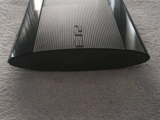 PS3 Super Slim 320GB + Controller con Magi@