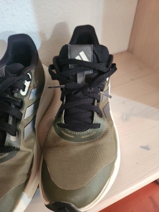 Zapatillas Adidas Verdes y Plateadas