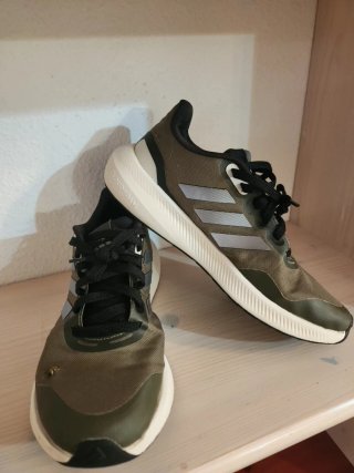 Zapatillas Adidas Verdes y Plateadas