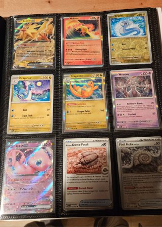 Álbum Pokémon 151 tcg Incompleto