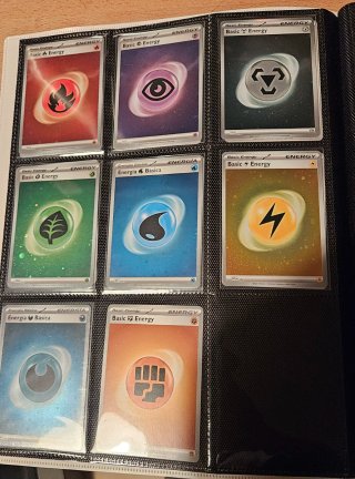 Álbum Pokémon 151 tcg Incompleto
