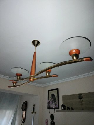 Lámpara de salón madera y metal